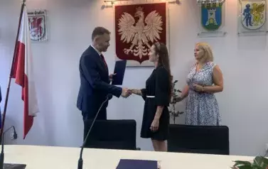 Dziś w Urzędzie Miejskim odbyło się uroczyste ślubowanie i wręczenie akt&oacute;w nadania stopnia nauczyciela mianowanego! 2
