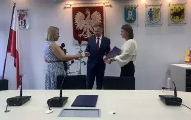 Dziś w Urzędzie Miejskim odbyło się uroczyste ślubowanie i wręczenie akt&oacute;w nadania stopnia nauczyciela mianowanego! 3