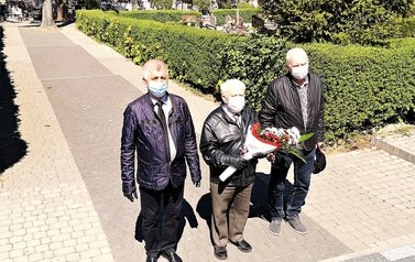 NIEZANIKAJĄCA GŁĘBOKA PAMIĘĆ I HOŁD MIMO PANDEMII.