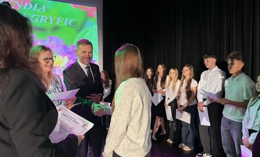 Zdjęcie do Gala z okazji Dnia Edukacji Narodowej w Gryficach