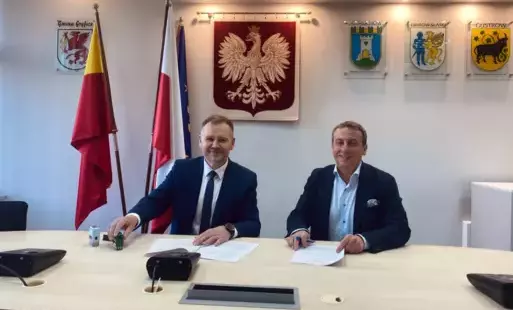 Zdjęcie do 8 maja br. została podpisana umowa z firmą EMKA Oil Sp. z o.o. na instalację dw&oacute;ch OLEJOMAT&Oacute;W!